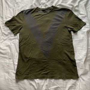 Louis Vuitton V T-shirt